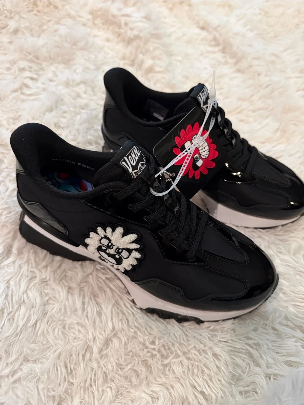 Black Women's Vexx Skechers Sneakers - Black/White - 7